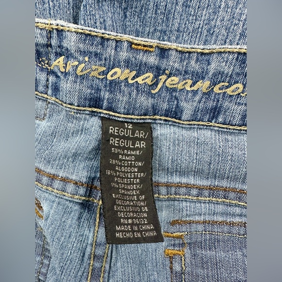 Arizona Jeans Co. Denim Capri Pants. Girls Size 12 Reg. - Picture 4 of 5